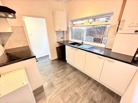 3 bedroom terraced house to rent - Photo 2