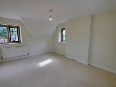 3 bedroom semi-detached house to rent - Photo 3