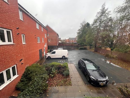 Inverkip Walk, Wolverhampton, West Midlands, WV4 - Photo 1