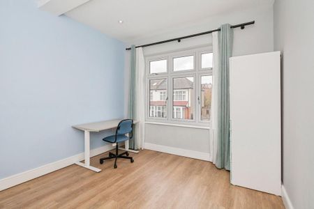 4 bedroom terraced house to rent - Photo 5