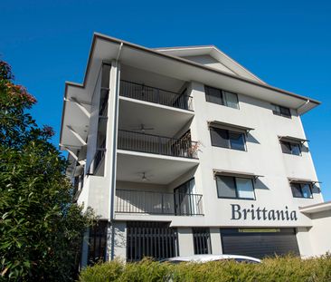 Modern 2 Bedroom Unit on City Fringe - Photo 6
