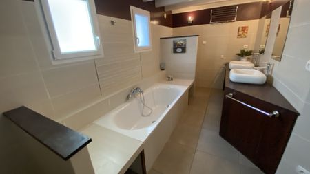 Location Maison 5 pièces 173m² CIBOURE 64500 - Photo 2