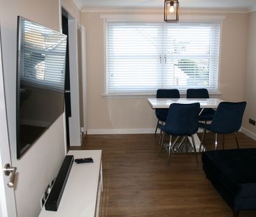 IMMACULATE 2 BEDROOM FLAT – BROCHTIE COURT, BROUGHTY FERRY - Photo 6