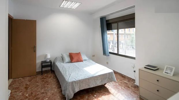 Carrer de Linares, Valencia, Valencian Community 46018 - Photo 1