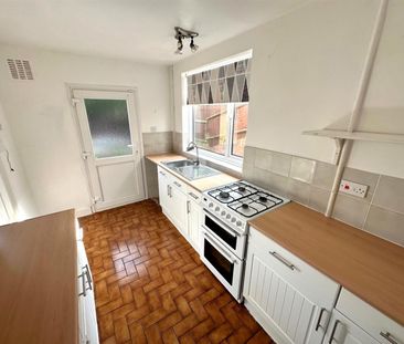 2 bedroom House To Let - Photo 4