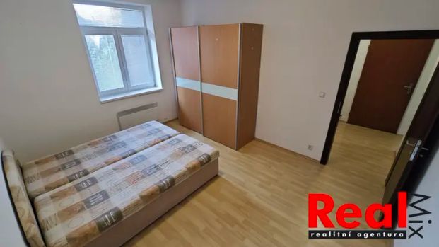 Pronájem, byt 2+1, CP 70 m - Fotografie 1