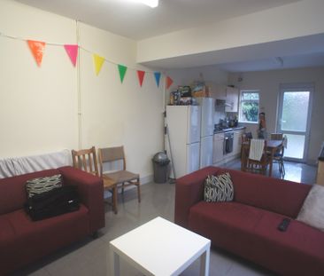 Ruthin Gardens, Cathays - Photo 2