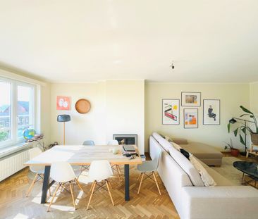 Prachtig vernieuwd appartement met terrasje op enkele stappen van h... - Photo 2