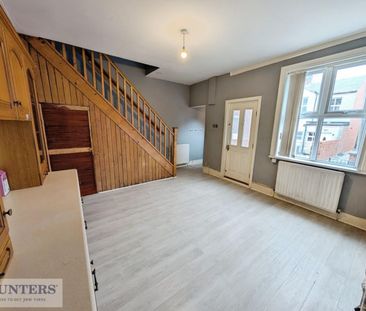 3 bedroom House To Let Total Size: 915 SQ FT - Photo 2