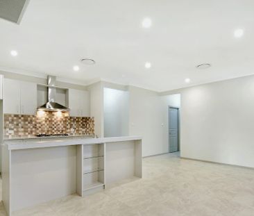 11 Andrew Street, Grantham Farm NSW 2765 - House For Rent | Domain - Photo 3