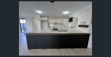 Family Living in Morayfield - Photo 5