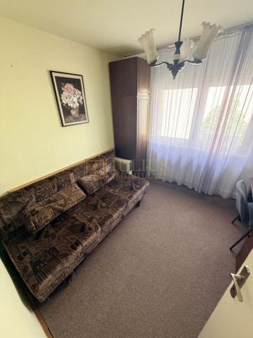 3 Camere| Girocului| 70 mp| centrala proprie| apartament spatios| - Photo 2
