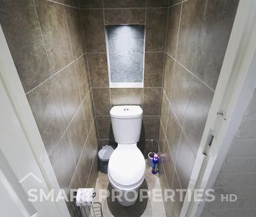 Thorp Pyn Croft, Huddersfield - Photo 1