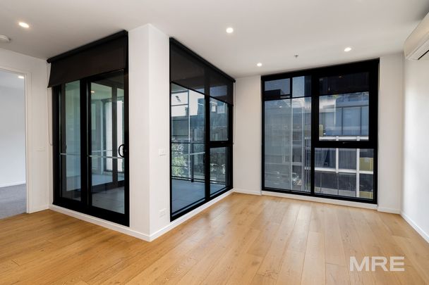 Stylish one-bedroom living in the heart of Hawthorn - Photo 1