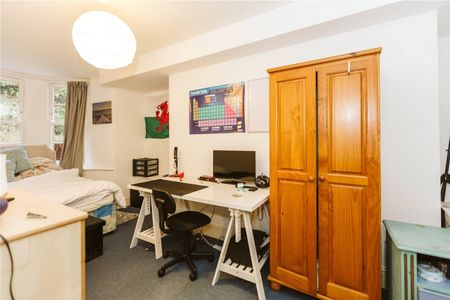 Clifton Park Road, - Photo 3