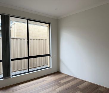 Brand New 4x2 Modern Living in the Heart of Piara Waters ! - Photo 4