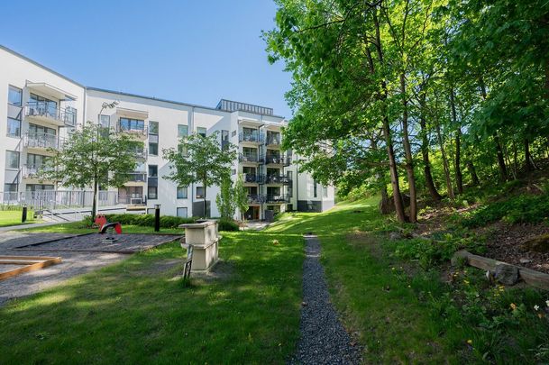 Rågsvedsvägen, Bandhagen - Photo 1