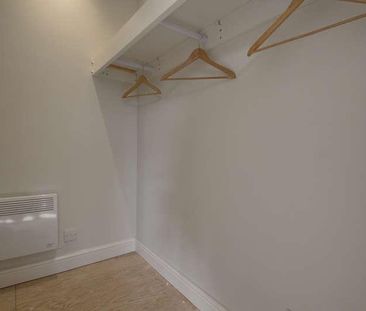 Elgin Court, Wolverhampton, West Midlands, WV6 - Photo 4