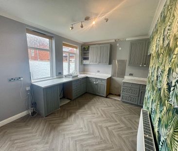 2 bedroom terraced house to rent - Photo 4