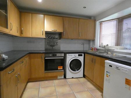 2 bedroom townhouse to rent - Photo 3