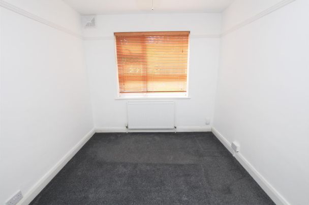 2 bedroom Maisonette to let - Photo 1