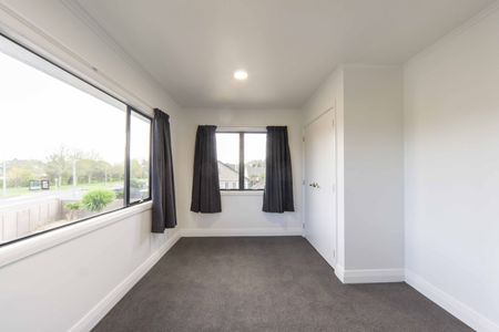 Refined Living on River Road - Photo 2