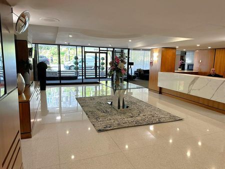 1212 avenue des Pins Ouest, Montréal, QC - Photo 2