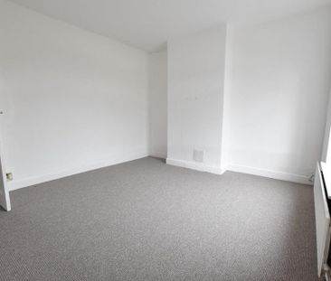 3 bedroom end of terrace house to rent - Photo 4