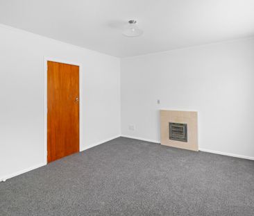 CENTRAL FLAT FERGUSSON DRIVE - GREAT LOCATION - Photo 2