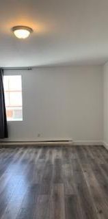 Beau logement petit 3 1/2 sur le bord de la mer à Sainte Anne des Monts \ Chauffé et éclairé ainsi que électros inclus - Photo 1