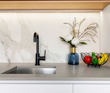 Stylish & Convenient Living in the Heart of Thornbury - Photo 4