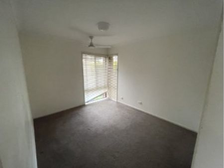 6 Laine Place, Coombabah - Photo 4