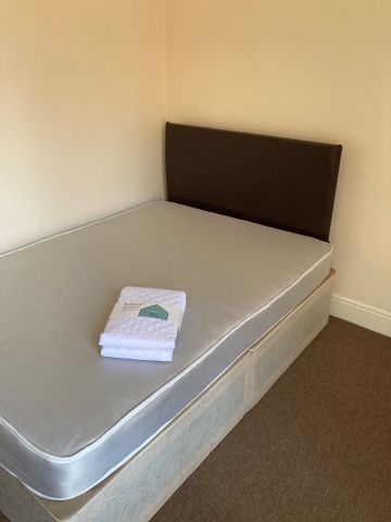 2 Bed Flat, Tennyson Road, SO17 - Photo 5