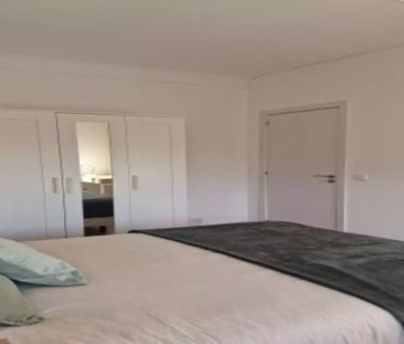 Room in a shared 6-bedroom apartment for rent in Sants, perfect for... - Photo 3