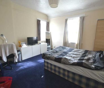 5 bedroom detached house to rent - Photo 3