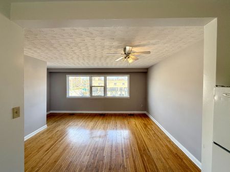 For Lease - 150 Kerr Street, Oakville, Ontario - Photo 2