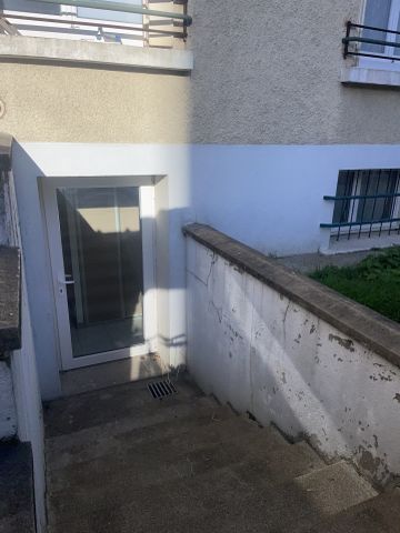 Location Appartement 1 pièce 29m² ORLEANS 45000 - Photo 4