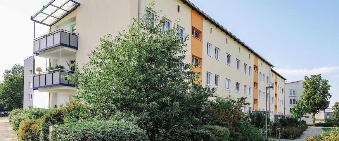 Willkommen Zuhause: schöne 3-Zimmer-Wohnung für die kleine Familie mit Loggia // 1.OG links - Foto 1