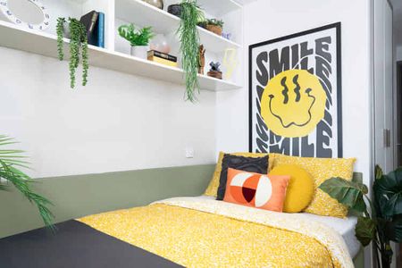 Small Standard Double Ensuite - Photo 4