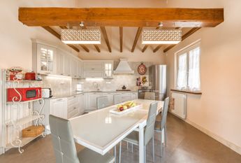 Villa in Affitto a Seravezza – Zona: Querceta