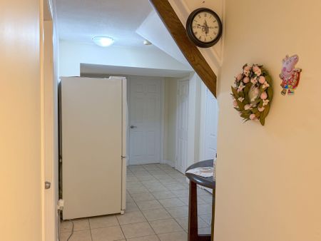 For Lease - 42 Fairchild Avenue Unit# Room 2, Toronto, Ontario - Photo 4