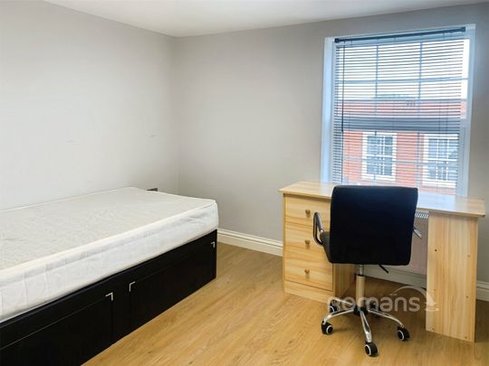 3 bedroom apartment to rent - Photo 1