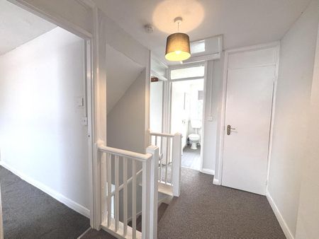 3 bedroom Semi Detached - Photo 3