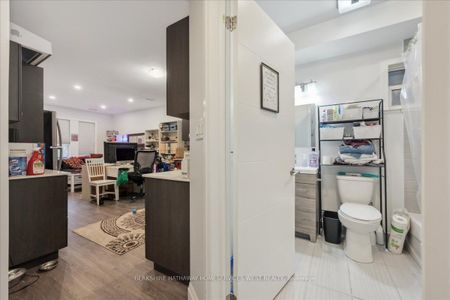 Detached Home For Lease | X8141106 - Photo 2