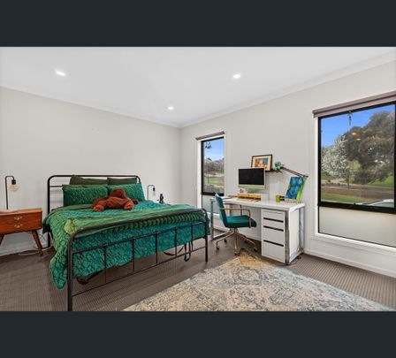 1/22 Dartmoor Dr, Highton, Vic 3216 - Photo 1
