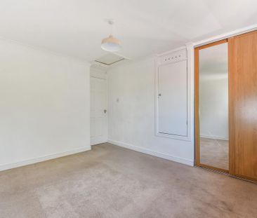 2 bedroom end of terrace house to rent - Photo 4