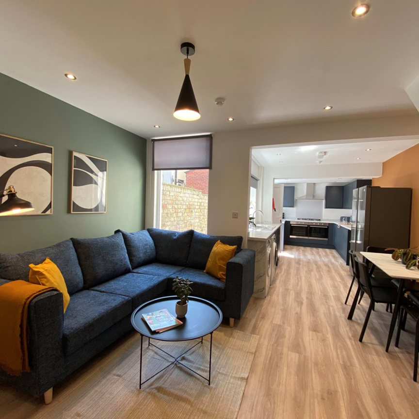 Luxury 5-Bed, 5-Bathroom Student Home – Kensington, Liverpool Room 1 - Photo 1