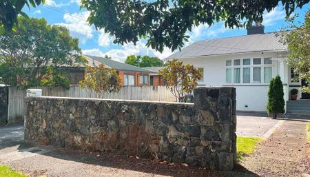 1920's Beauty! - Photo 3