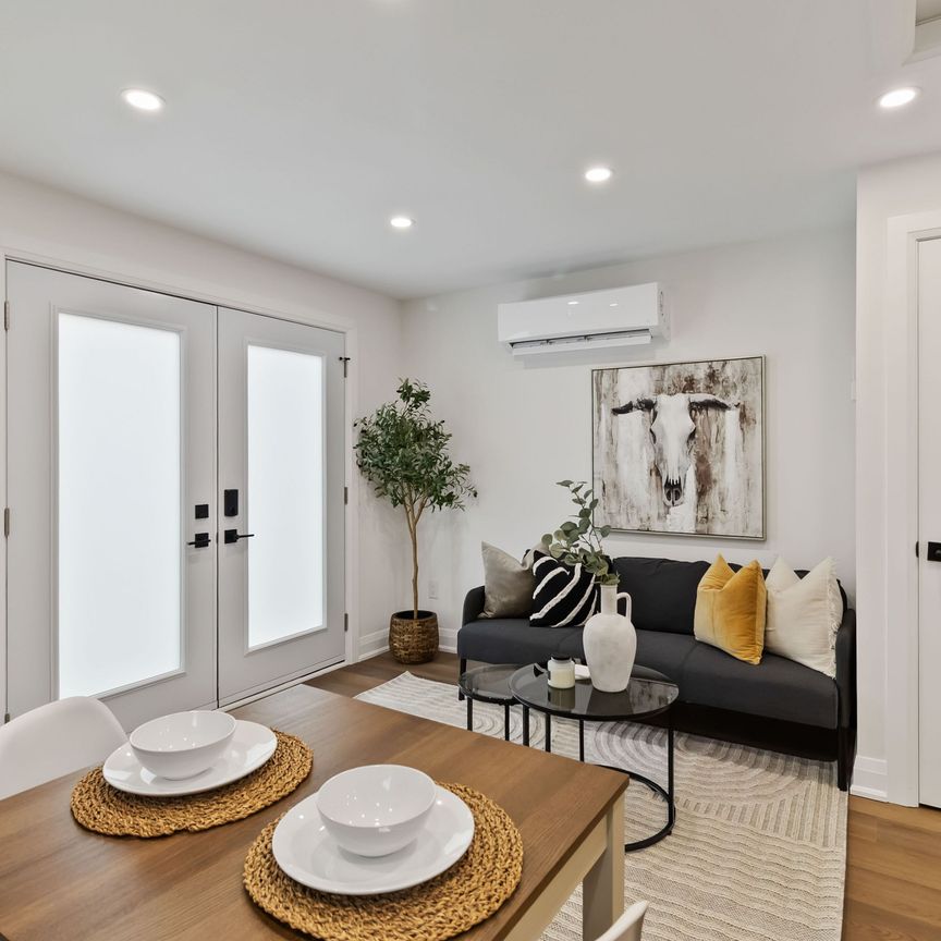 For Lease - 1332 Majestic Drive Unit# 2, Burlington, Ontario - Photo 1