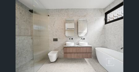 Brand New 5-Bedroom Luxury Townhouse in Prime Five Dock Location - Photo 2